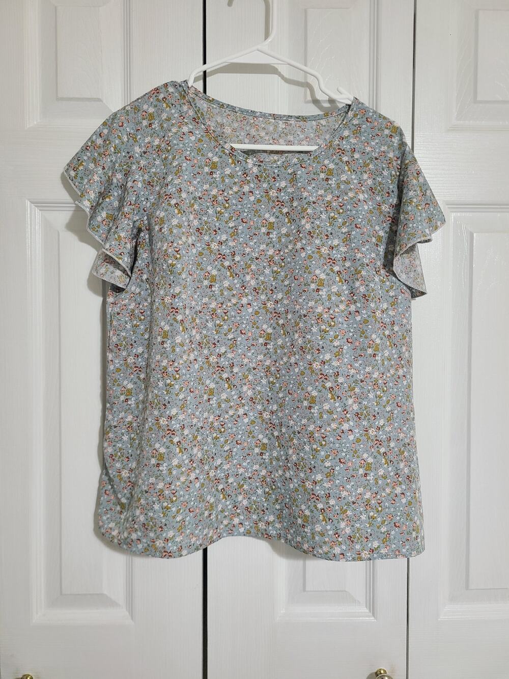Emery Rose xl women's floral semi sheer blouse with ruffle sleeves